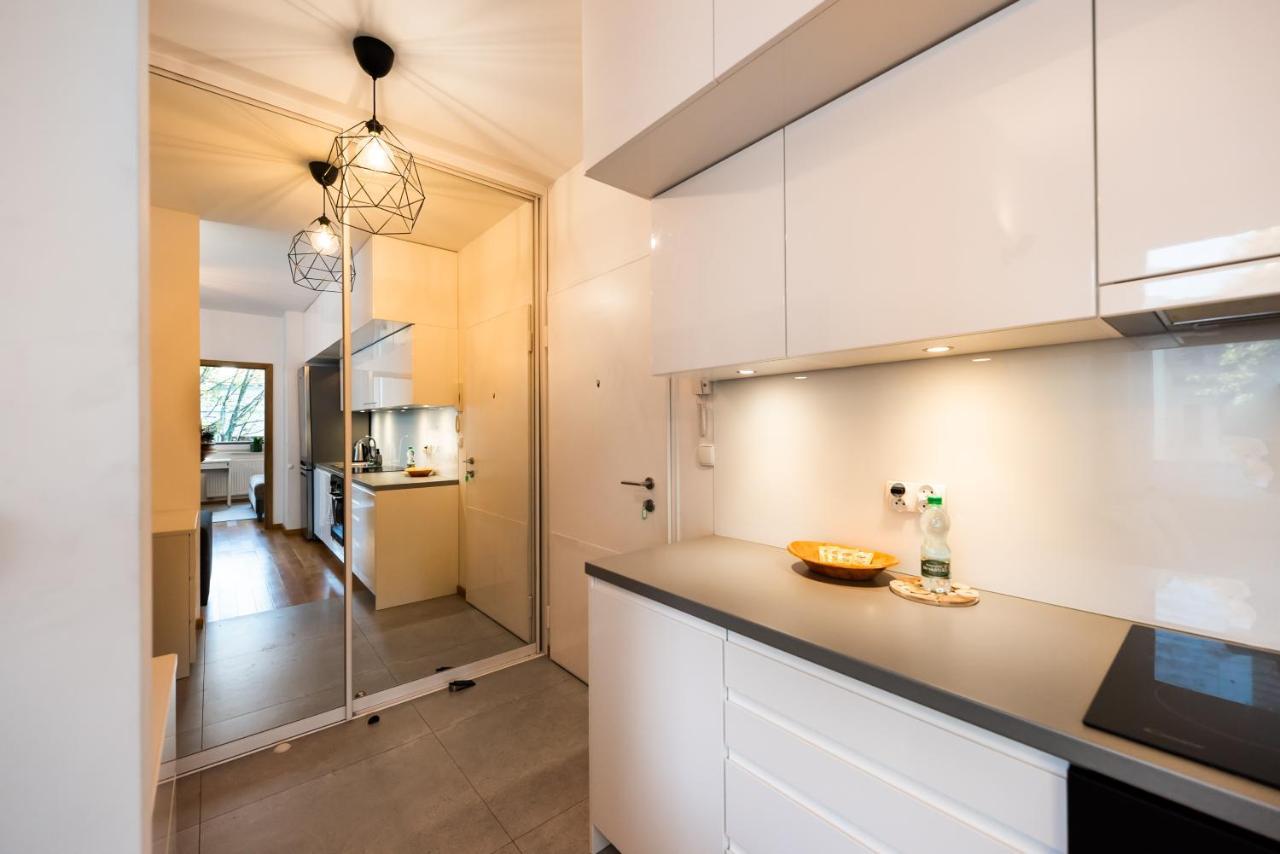Jaktorowska Comfy Apartment Варшава Екстериор снимка